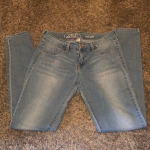 Light rinse jegging jeans